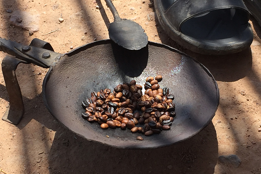 Bedouin Coffee Customs and Traditional Story